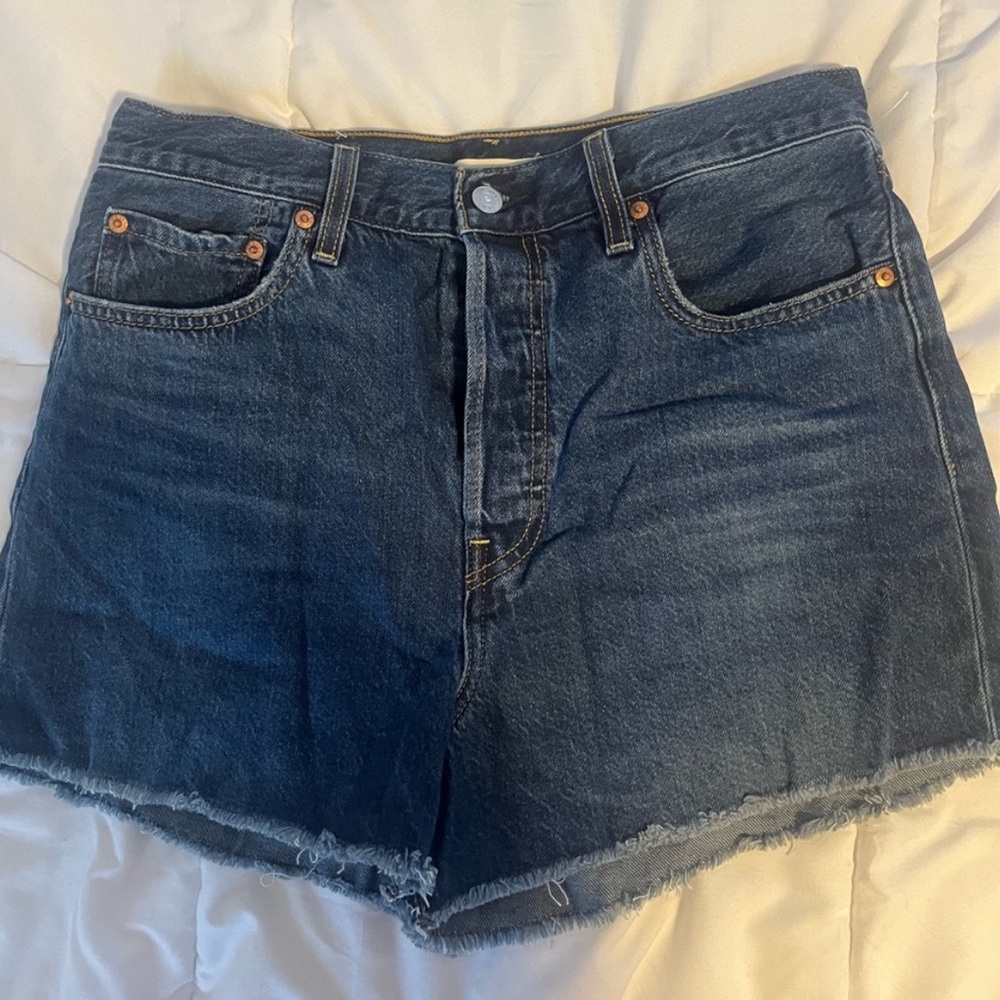 Levi’s rib cage shorts